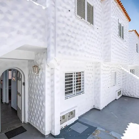 Apartment Schoene Mit Terrasse In