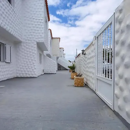 Schoene Mit Terrasse In Apartment *