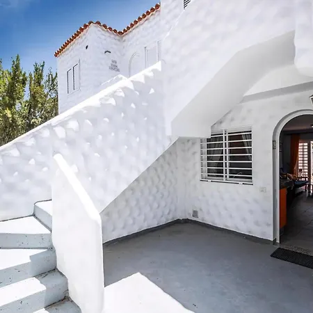 Apartment Schoene Mit Terrasse In *
